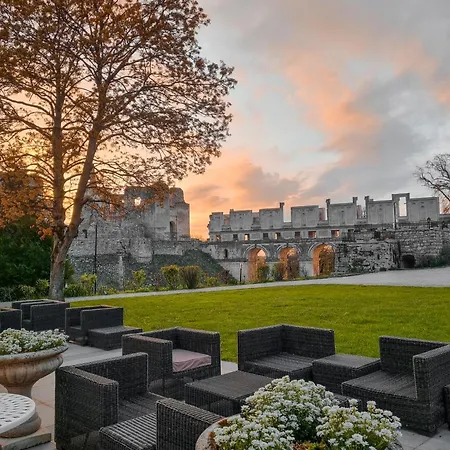 Chateau De Hotel