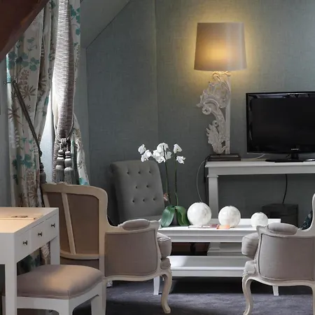 Chateau De Hotel 5*