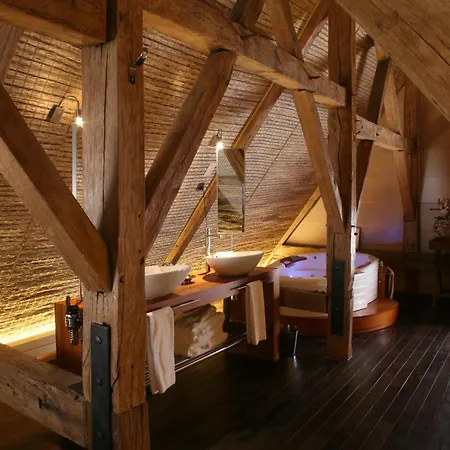 Chateau De Hotel 5*