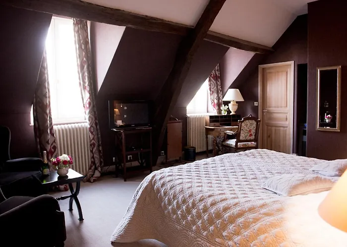 Chateau De Hotel 5*
